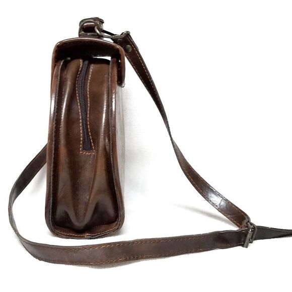 VINTAGE 60s Leather Floral Swing Latch Saddle Bag - Picture 5 of 8